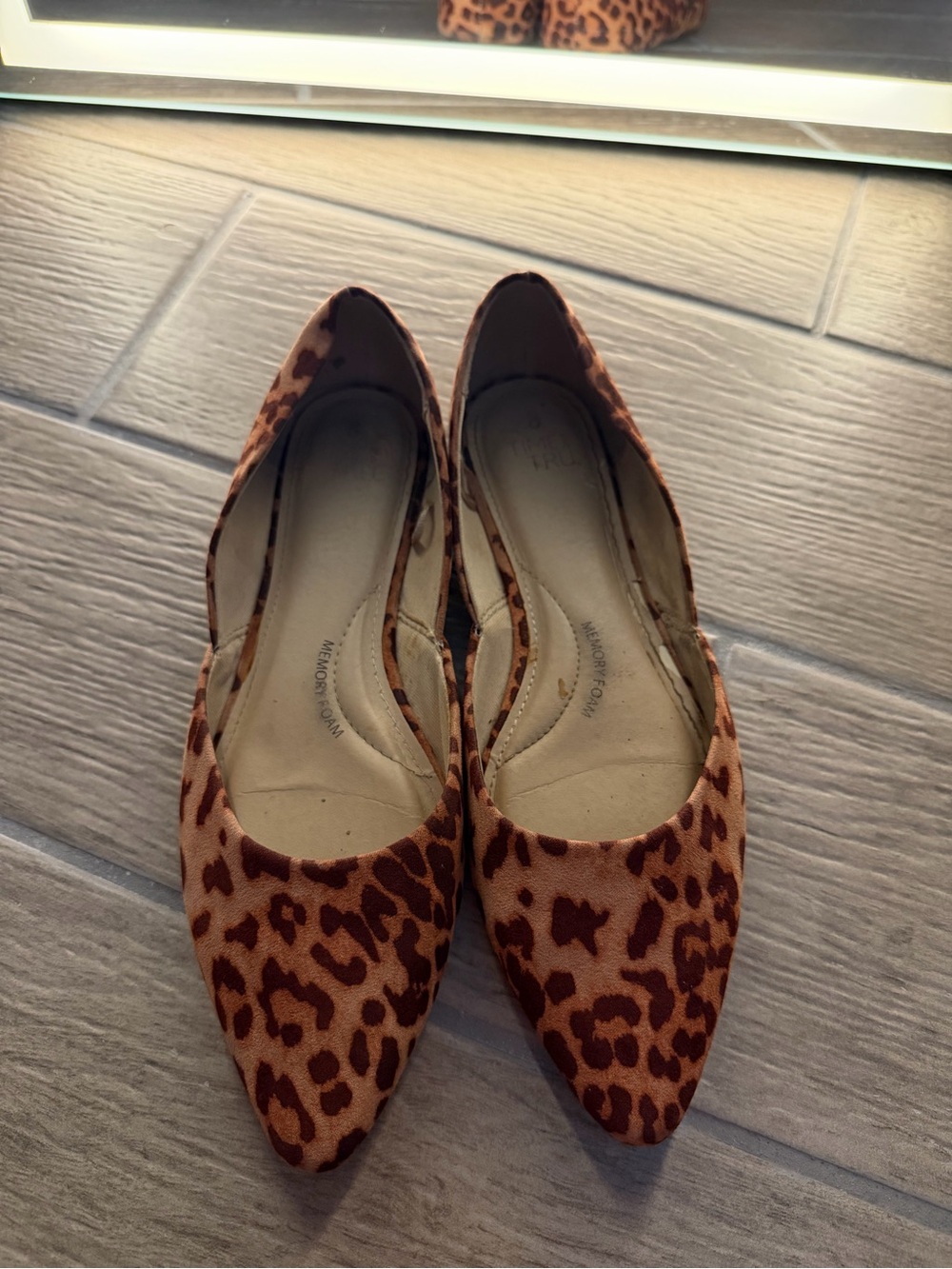 Leopard Print Pointed Toe Flats
